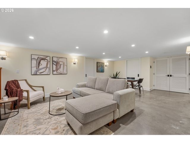 9991 Nw WILARK Ave, Portland, OR 97231