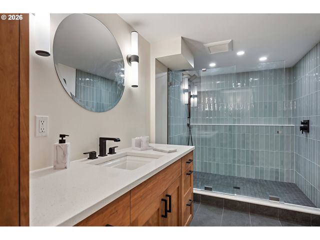 9991 Nw WILARK Ave, Portland, OR 97231