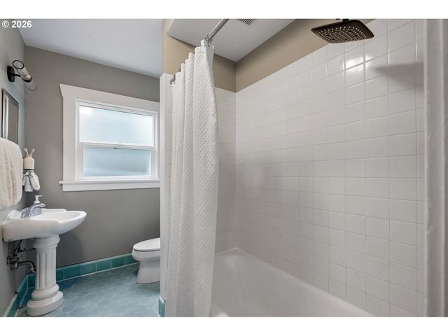 9991 Nw WILARK Ave, Portland, OR 97231