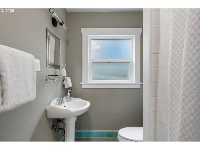 9991 Nw WILARK Ave, Portland, OR 97231