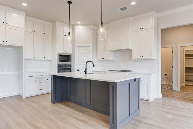 4175 White Ash Drive, Piedmont, OK 73078