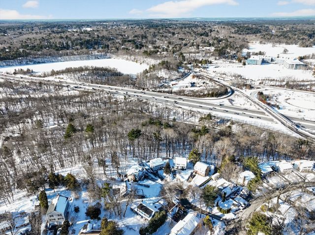 15 Flagg Cir, Waltham, MA 02453