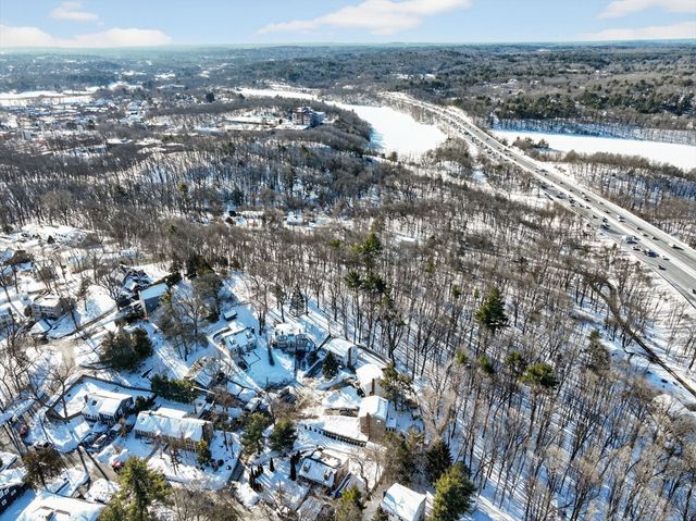 15 Flagg Cir, Waltham, MA 02453