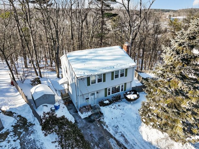 15 Flagg Cir, Waltham, MA 02453