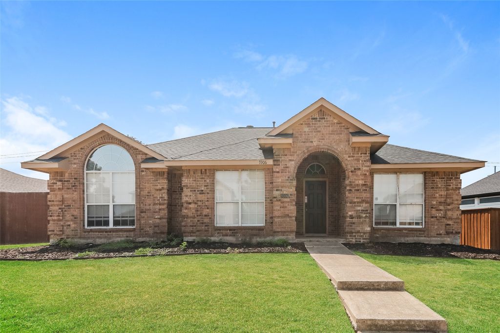 9306 Chimneywood Drive, Rowlett, TX 75089