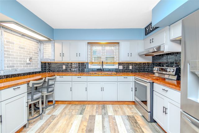 1918 9th Street, Des Moines, IA 50314
