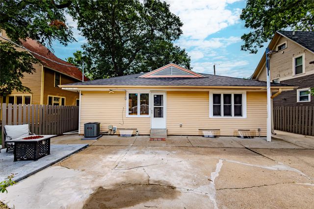 1918 9th Street, Des Moines, IA 50314