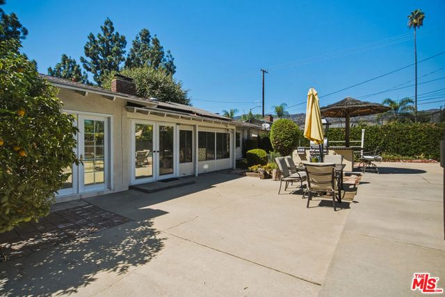 110 S Elwood Avenue, Glendora, CA 91741