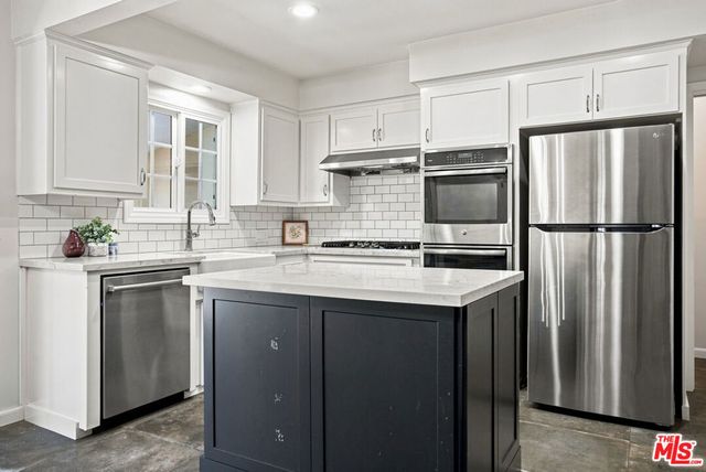 110 S Elwood Avenue, Glendora, CA 91741