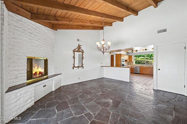 195 Avocado Place, Camarillo, CA 93010