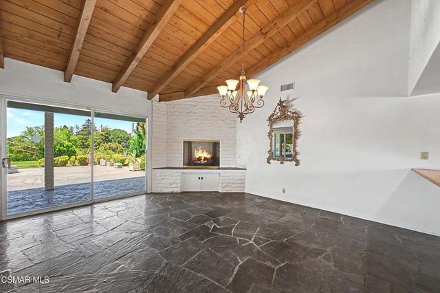 195 Avocado Place, Camarillo, CA 93010