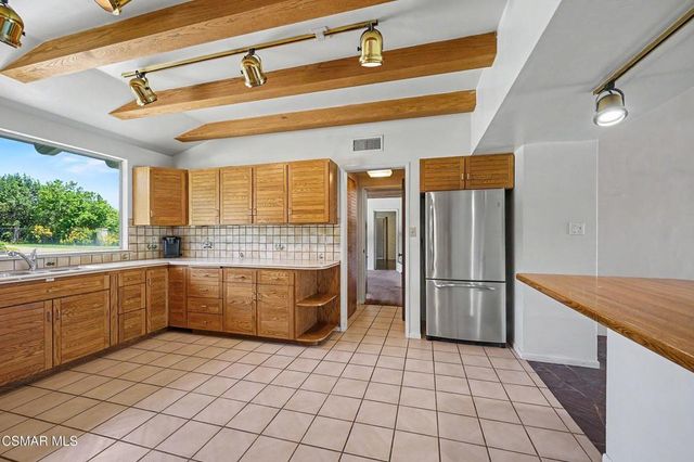 195 Avocado Place, Camarillo, CA 93010