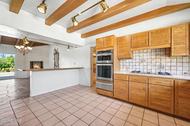 195 Avocado Place, Camarillo, CA 93010