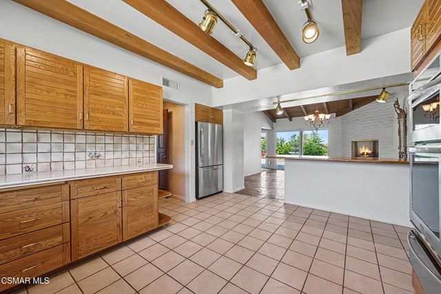 195 Avocado Place, Camarillo, CA 93010