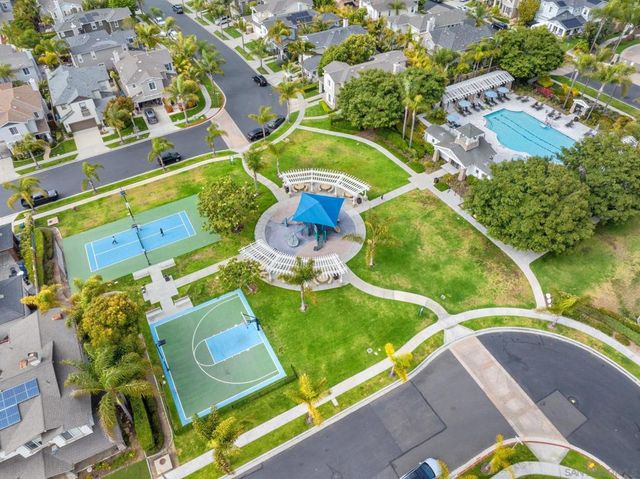 605 Seaward, Carlsbad, CA 92011