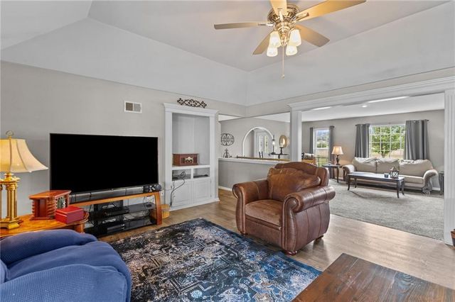 1005 W Main Street, Cleveland, MO 64734