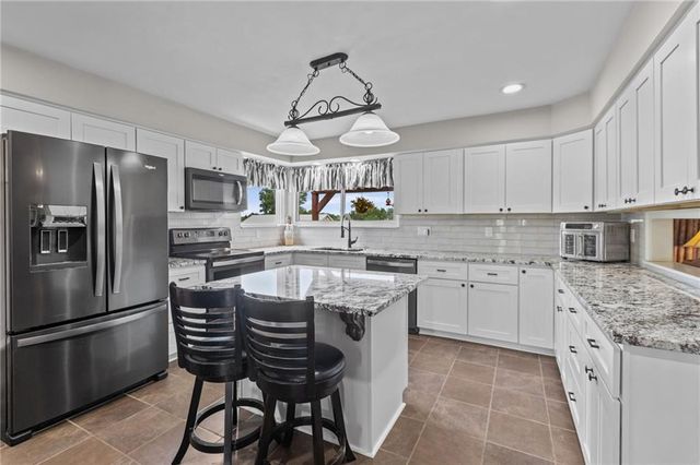 1005 W Main Street, Cleveland, MO 64734