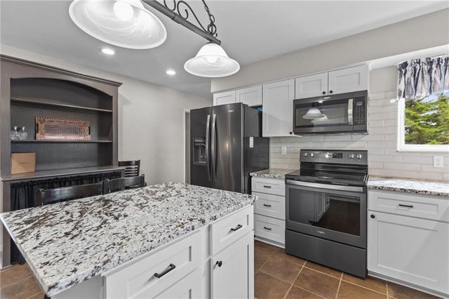1005 W Main Street, Cleveland, MO 64734