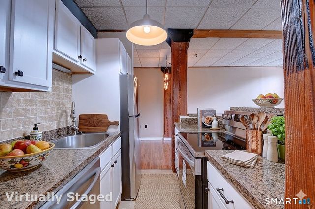 222 Williams Street East 108, Glastonbury, CT 06033