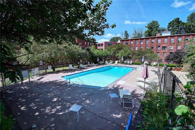 222 Williams Street East 108, Glastonbury, CT 06033