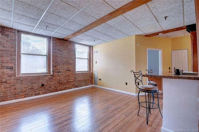 222 Williams Street East 108, Glastonbury, CT 06033