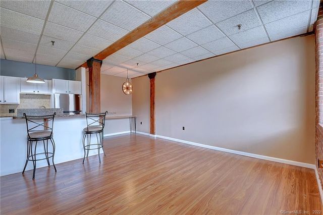 222 Williams Street East 108, Glastonbury, CT 06033