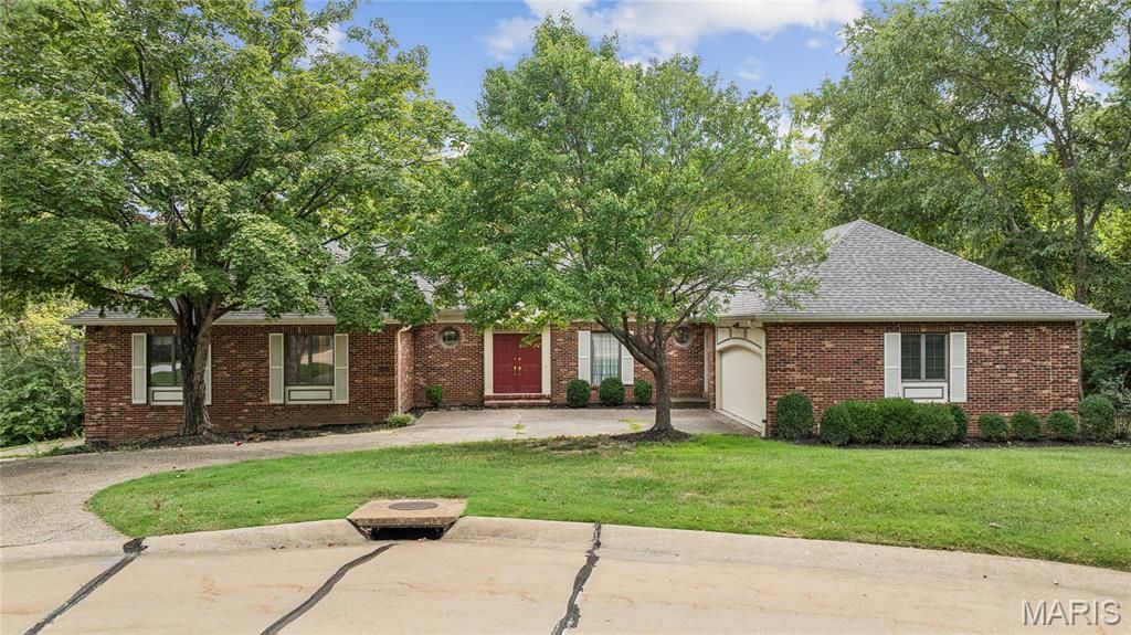 13260 Tall Pine Court, Town And Country, MO 63017