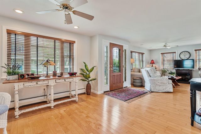 7 Redman Street, Hampton, NH 03842