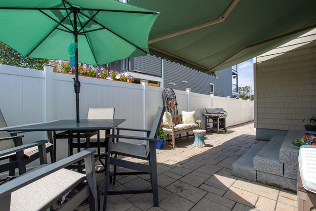 7 Redman Street, Hampton, NH 03842