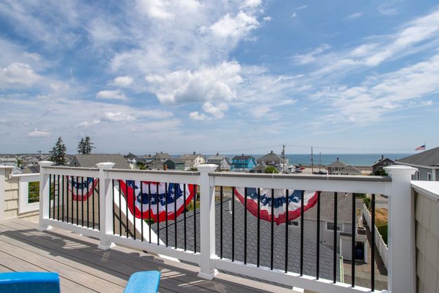 7 Redman Street, Hampton, NH 03842