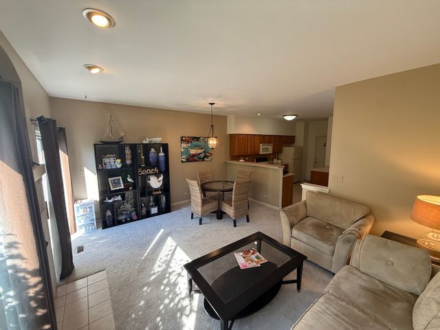 1045 Woodview Court, Aurora, IL 60502