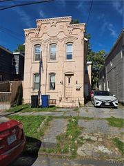 317 East Division Street, Syracuse, NY 13208