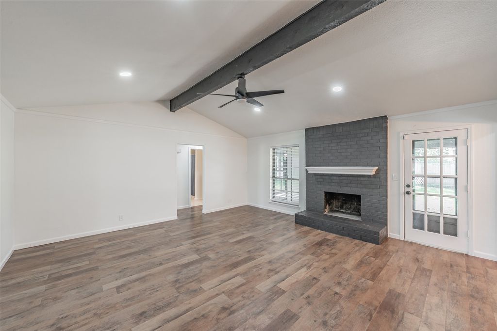 6704 Greenacres Drive, North Richland Hills, TX 76182 — photo 4