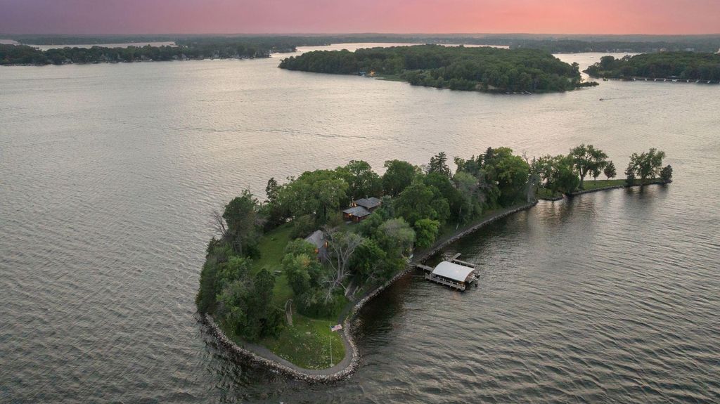 1000 Gale Island, Shorewood, MN 55331 — exterior