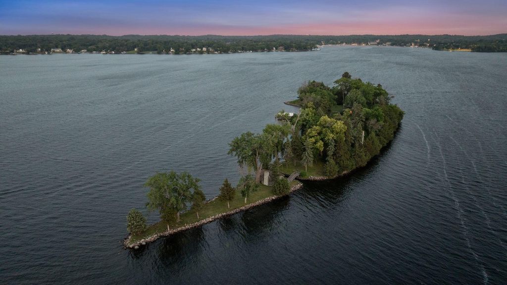 1000 Gale Island, Shorewood, MN 55331 — photo 2