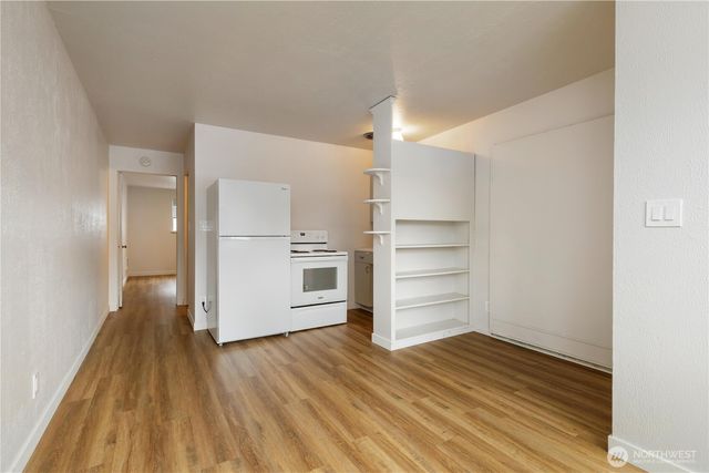 7618 Greenwood Avenue N, Seattle, WA 98103