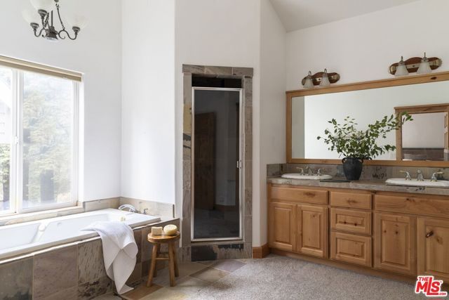 265 Garden Drive, Lake Arrowhead, CA 92352