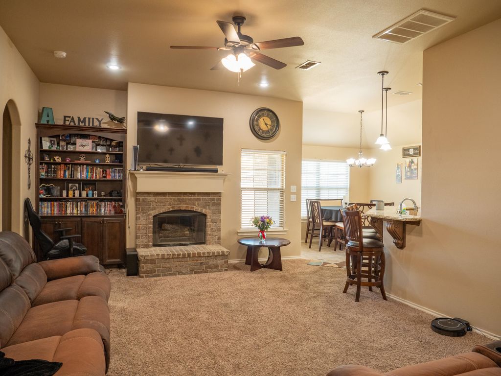 910 12th Street, Wolfforth, TX 79382