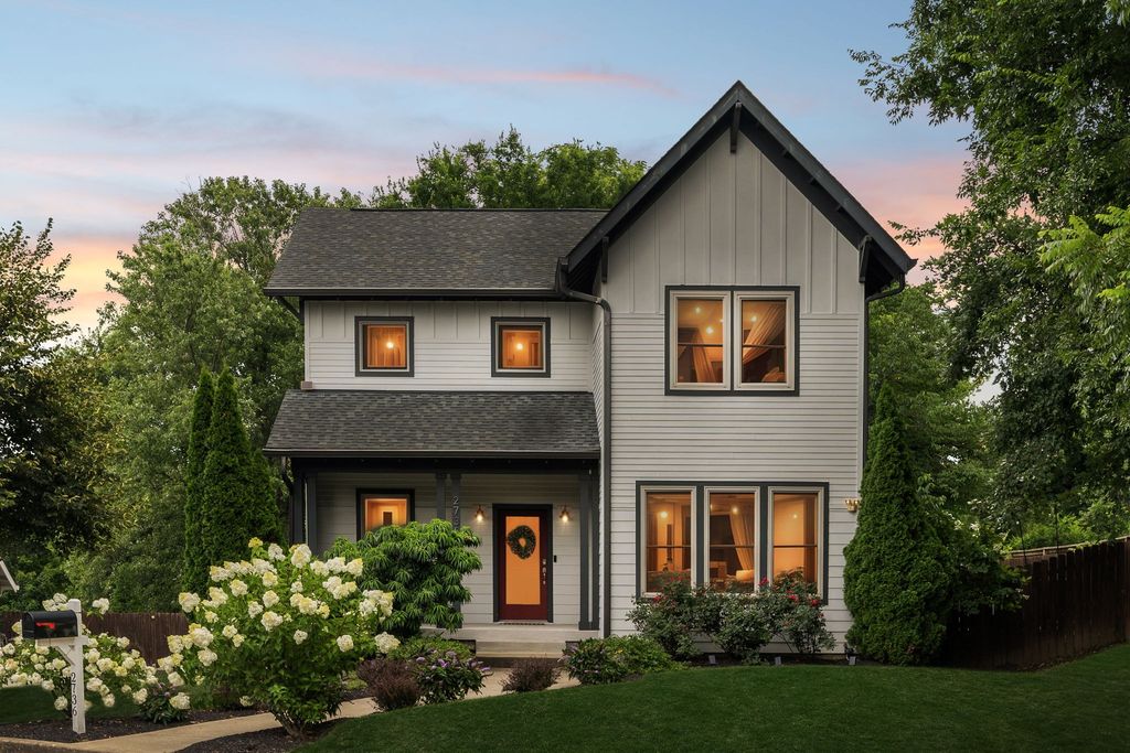 2736 Greenside Pl, Nashville, TN 37206