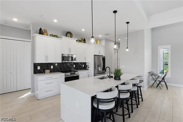 2609 SW 27th ST, Cape Coral, FL 33914