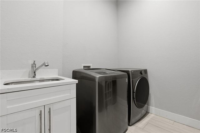 2609 SW 27th ST, Cape Coral, FL 33914