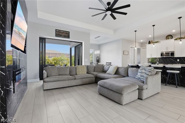 2609 SW 27th ST, Cape Coral, FL 33914