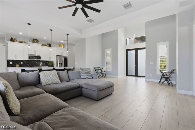 2609 SW 27th ST, Cape Coral, FL 33914