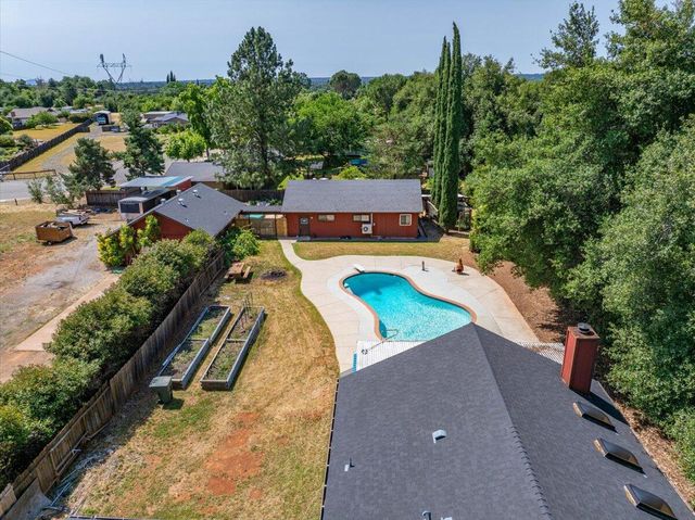 2025 El Verano Street, Redding, CA 96002