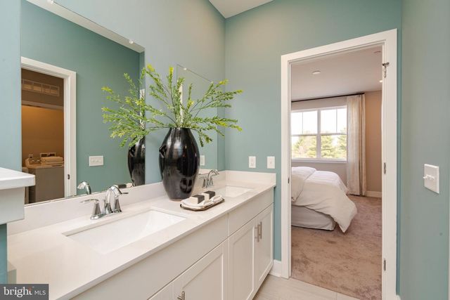 165 LEONA STEWART LN, Pennington, NJ 08534