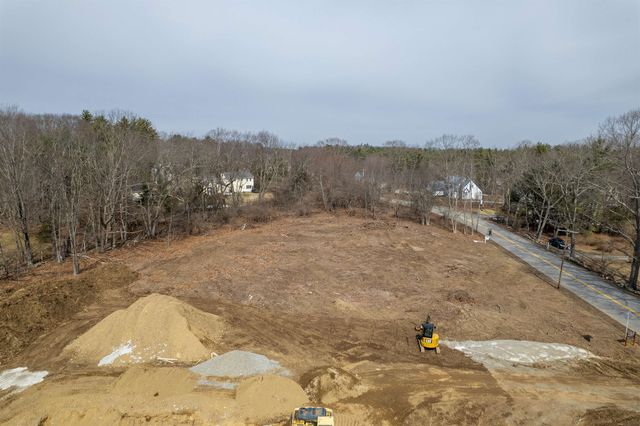 13-2 Dearborn Road, Greenland, NH 03840