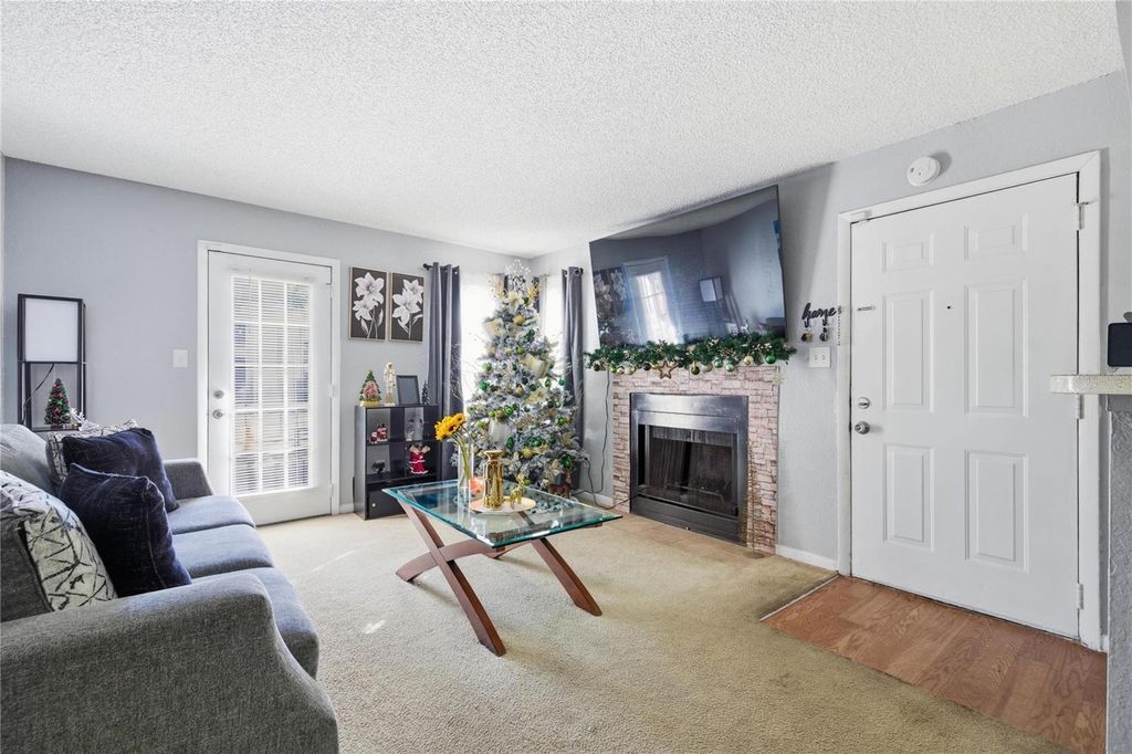 Image 17 of property listing at 4401 THORNBRIAR LANE 106, Orlando, FL 32822