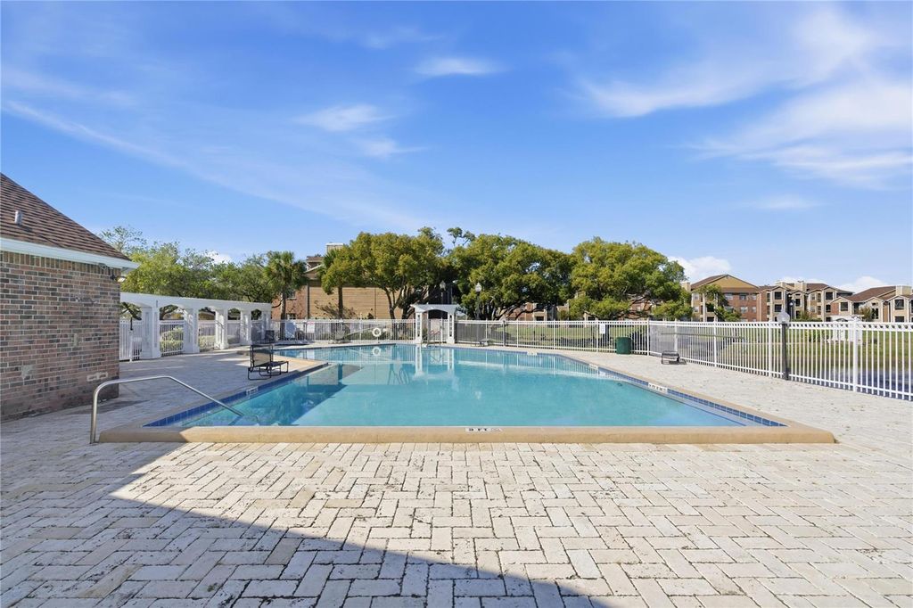 Image 3 of property listing at 4401 THORNBRIAR LANE 106, Orlando, FL 32822