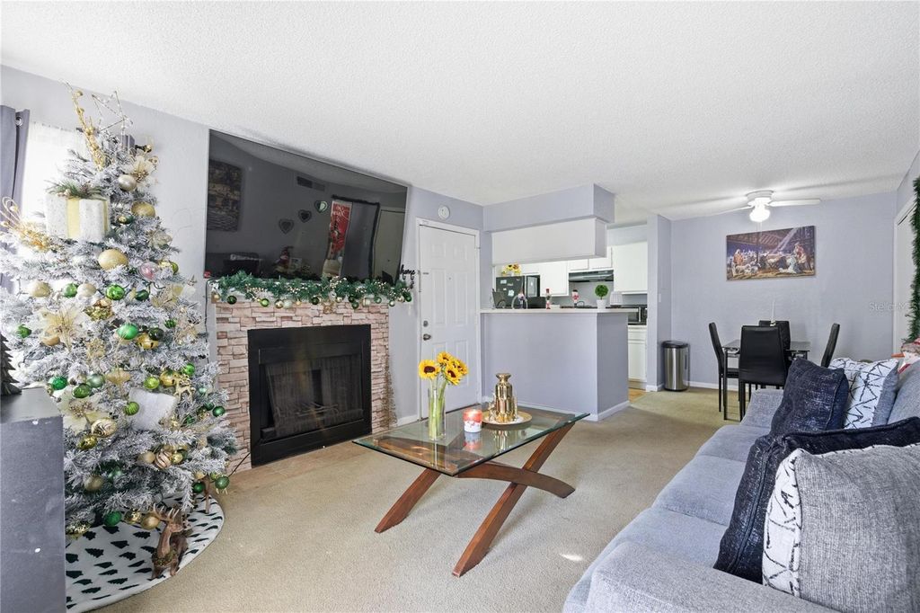 Image 23 of property listing at 4401 THORNBRIAR LANE 106, Orlando, FL 32822