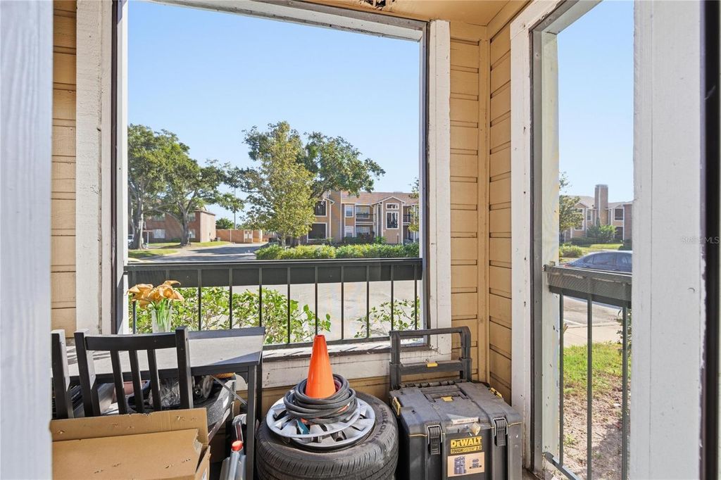 Image 24 of property listing at 4401 THORNBRIAR LANE 106, Orlando, FL 32822